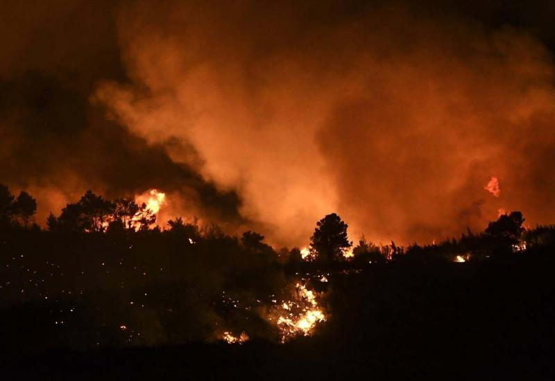  Smrtonosni šumski požari šire se Sredozemljem